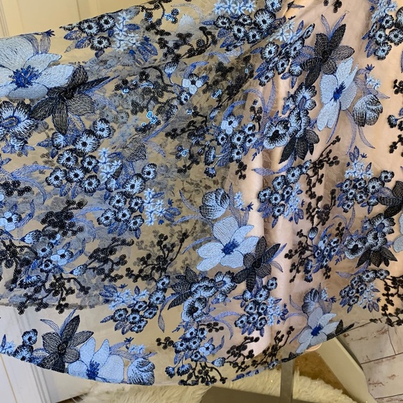 Belle BADGLEY MISCHKA 💙floral embroiled dress size 6 - Picture 7 of 10
